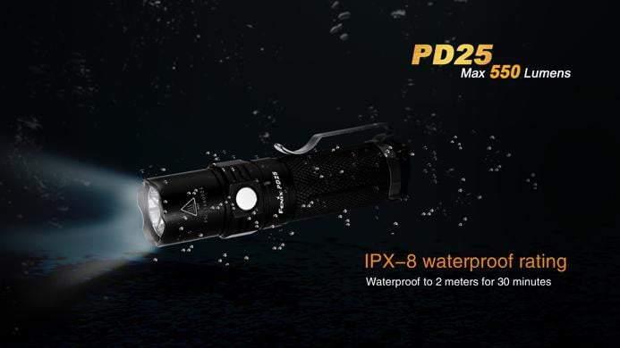 Fenix PD25 + pile CR123A - Lampe tactique - 550 lumens Site Officiel FENIX® - Votre boutique en ligne Fenix®