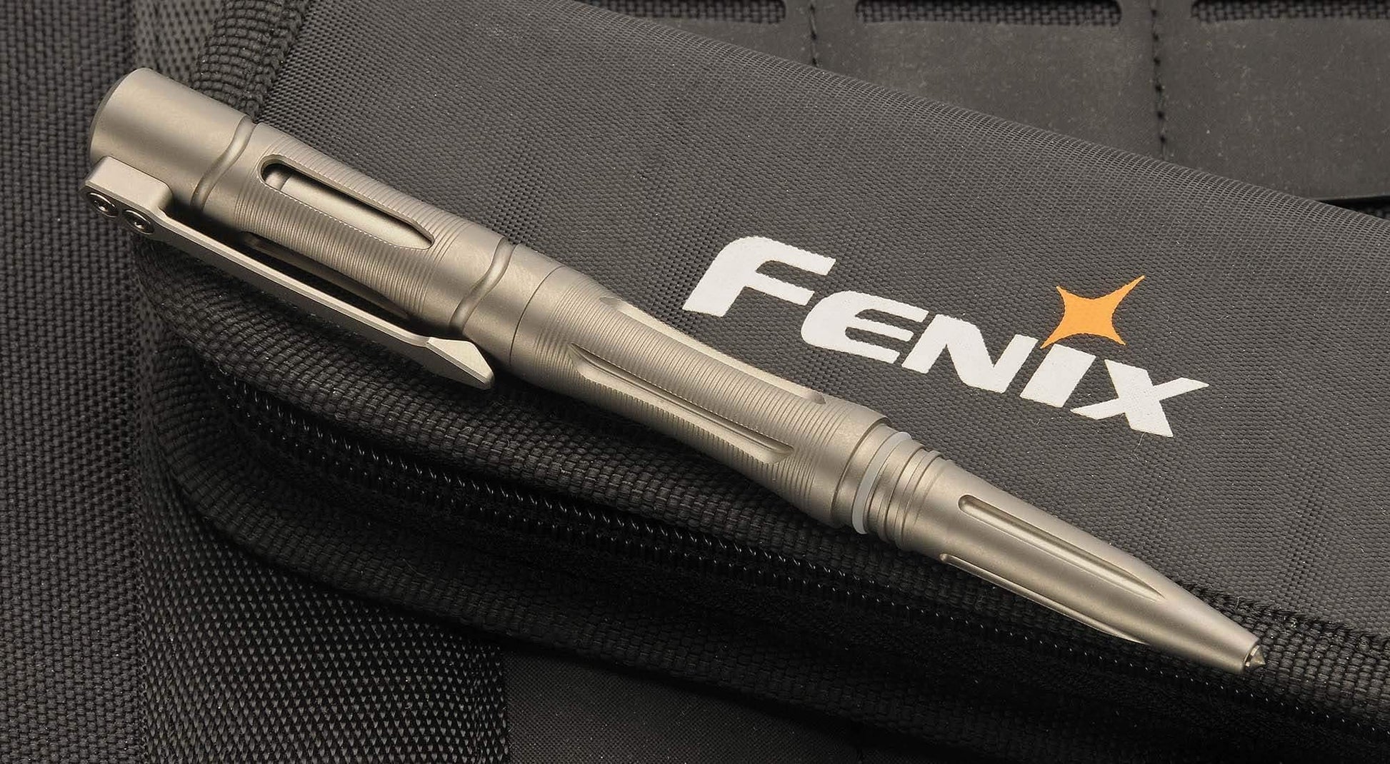 STYLO TACTIQUE FENIX HALBERD T5TI TITANIUM - Bleu orage ou Gris sidéral Site Officiel FENIX® - Votre boutique en ligne Fenix®